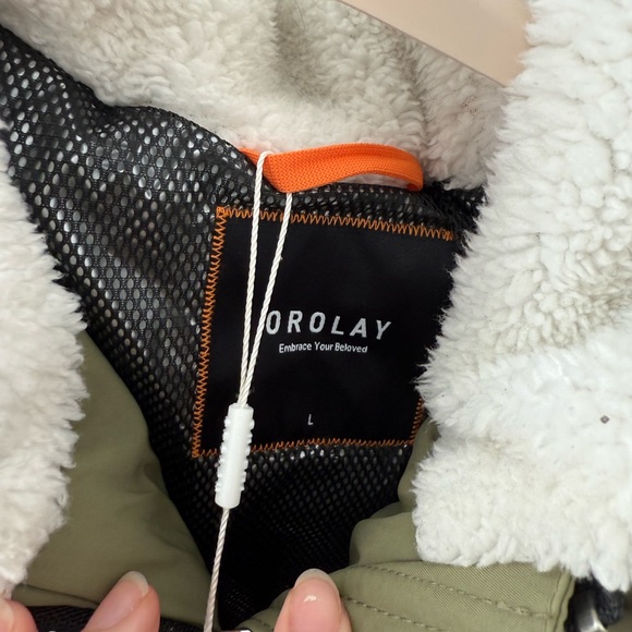 Stylish Olive Women's Puffer Jacket - Picture 3 of 4